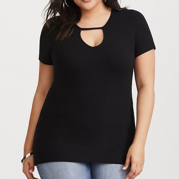 NWT Torrid - Black Cutout Foxy Tee - Picture 1 of 3